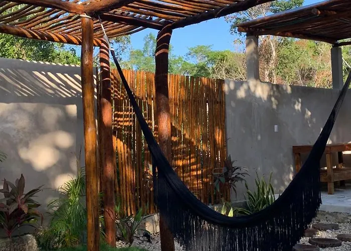 Сasa de vacaciones Casa Calu Cozy & Confortable Jungle House With Pooll *